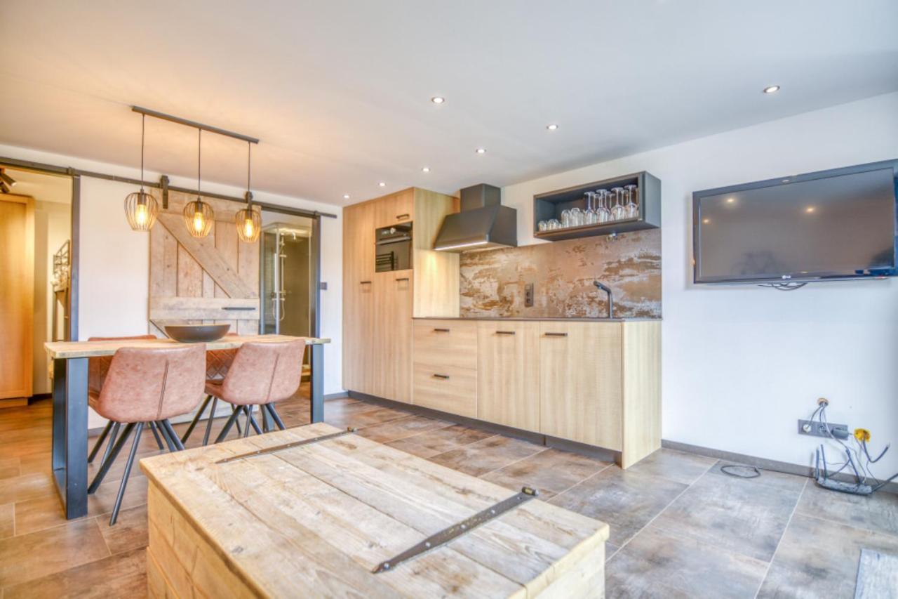 3 Studios - 3 Ambiances - Tout Confort - Piscine Ouverte Juillet Aout - Zwembad Open July Augustus Han-sur-Lesse Zimmer foto